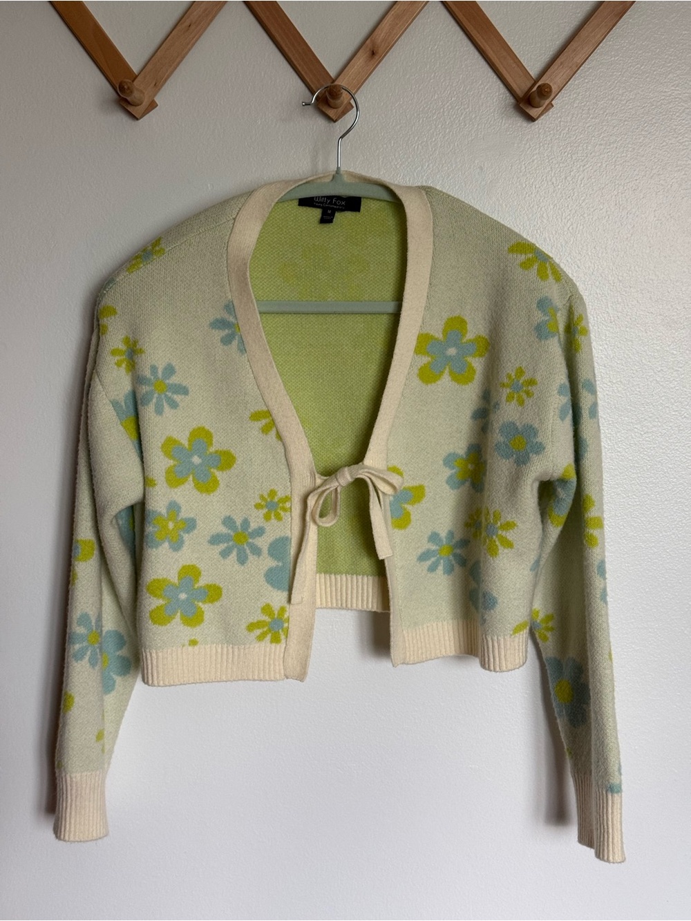 Tie-Front Floral Cropped Cardigan Sweater - Cream & Light Green